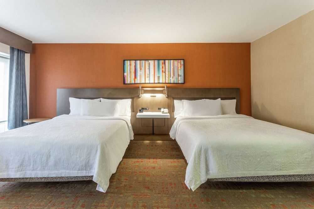 Room, 2 Queen Beds, Accessible, Bathtub