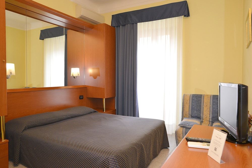 Hotel Aurora Standard Double Room 3