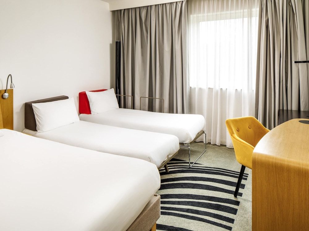 undefined Novotel London Greenwich 2