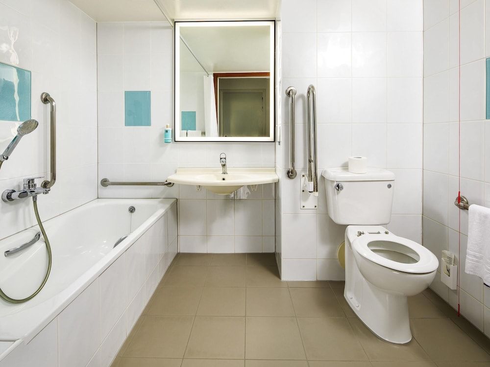 Novotel London Greenwich Superior Room, 1 Queen Bed, Accessible 2