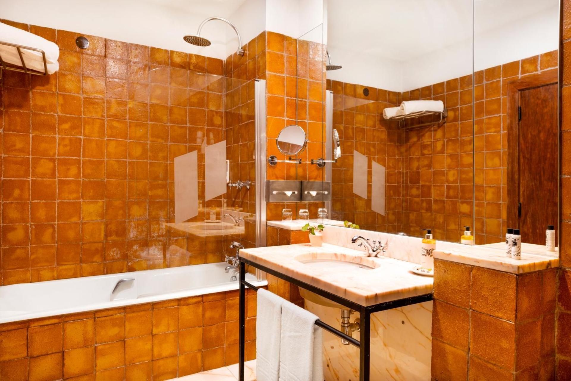 Special Suite (3 adults + 1 child)
