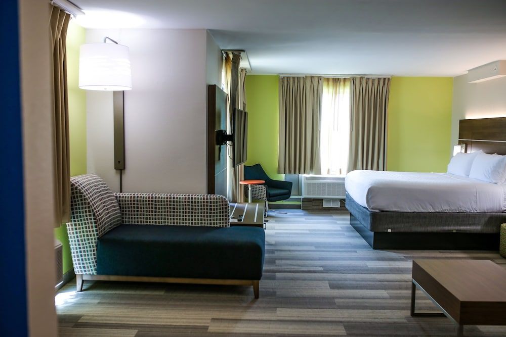 Suite, 2 Queen Beds (Sofa)