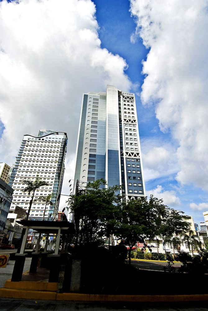 undefined Berjaya Makati Hotel 5