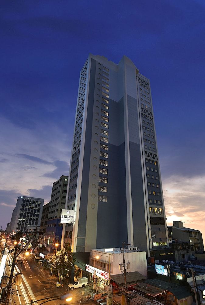 undefined Berjaya Makati Hotel 10