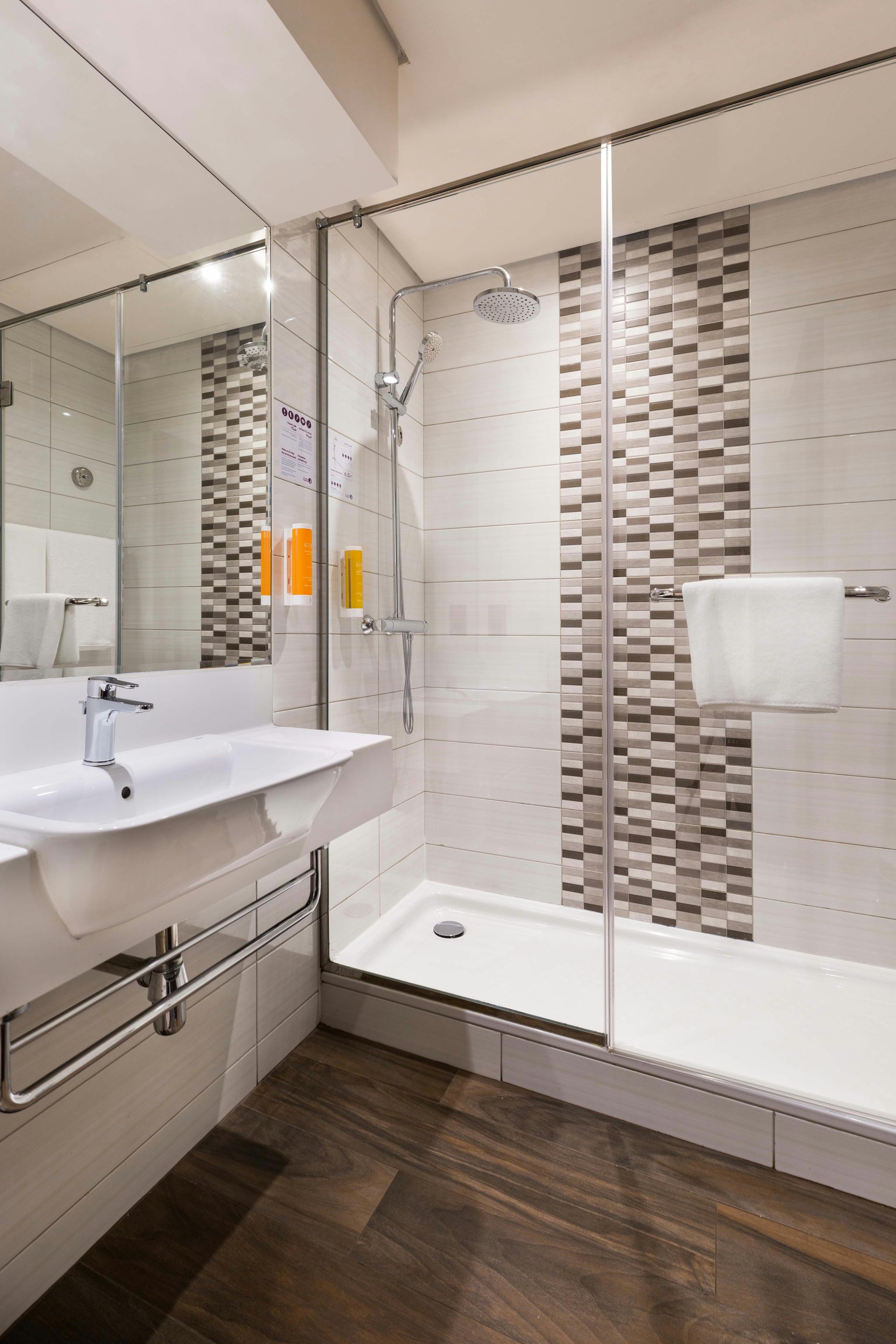 Premier Inn Dubai Ibn Battuta Mall STANDARD, TWIN BEDS 3