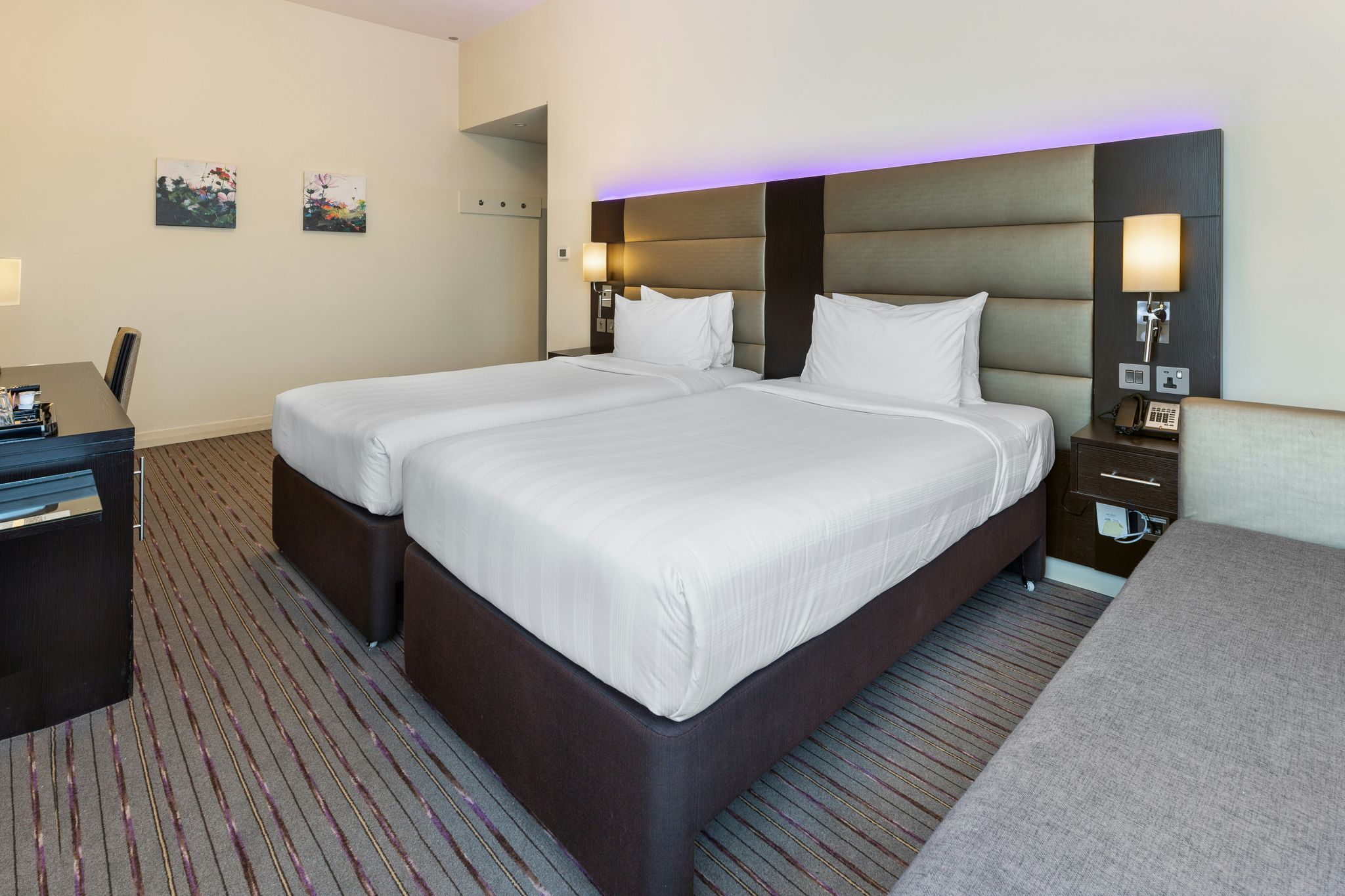 Premier Inn Dubai Ibn Battuta Mall STANDARD, TWIN BEDS