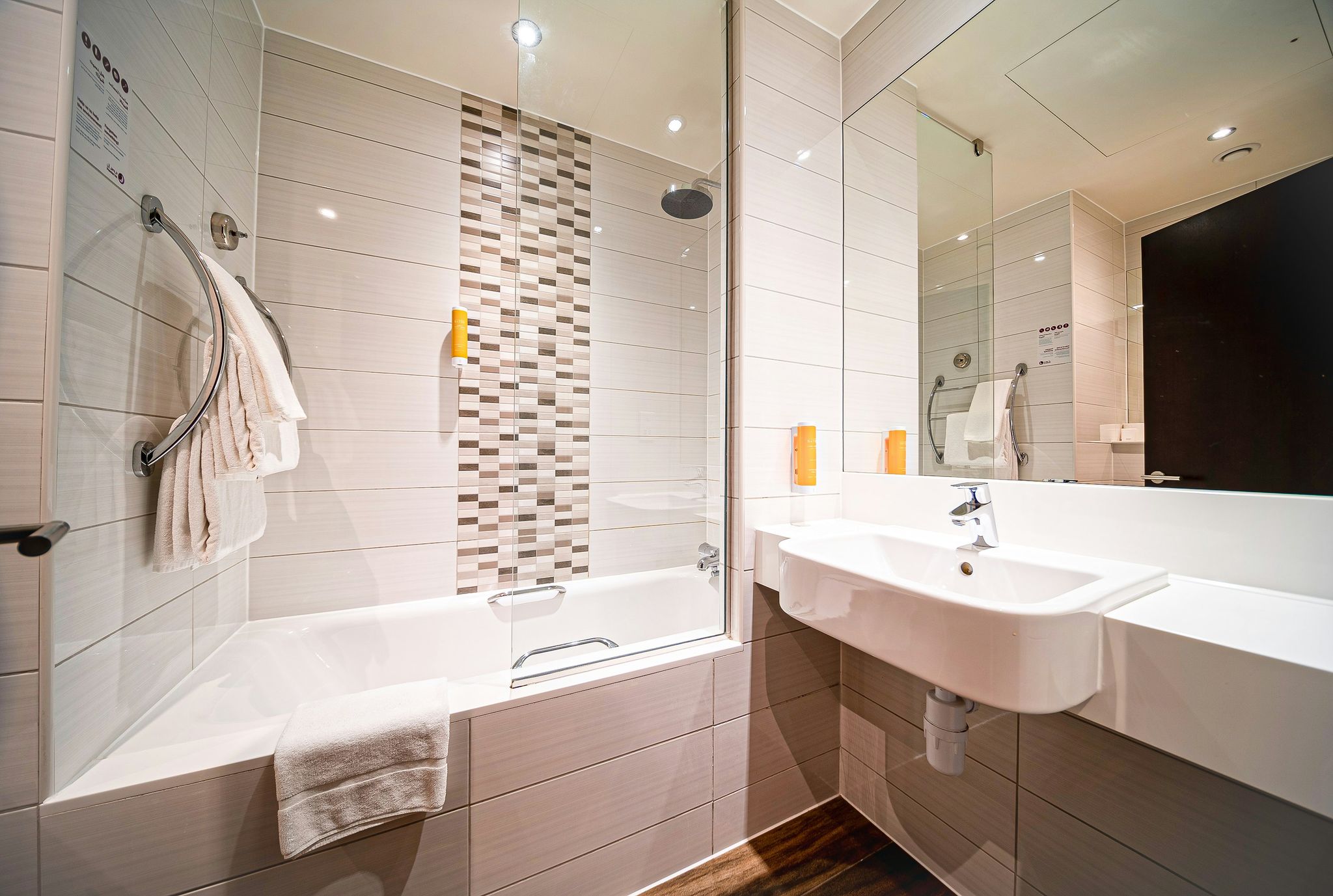 Premier Inn Dubai Ibn Battuta Mall STANDARD, TWIN BEDS 2