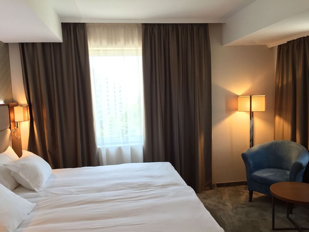 Golden Tulip Varna Standard Suite, 1 King Bed 2