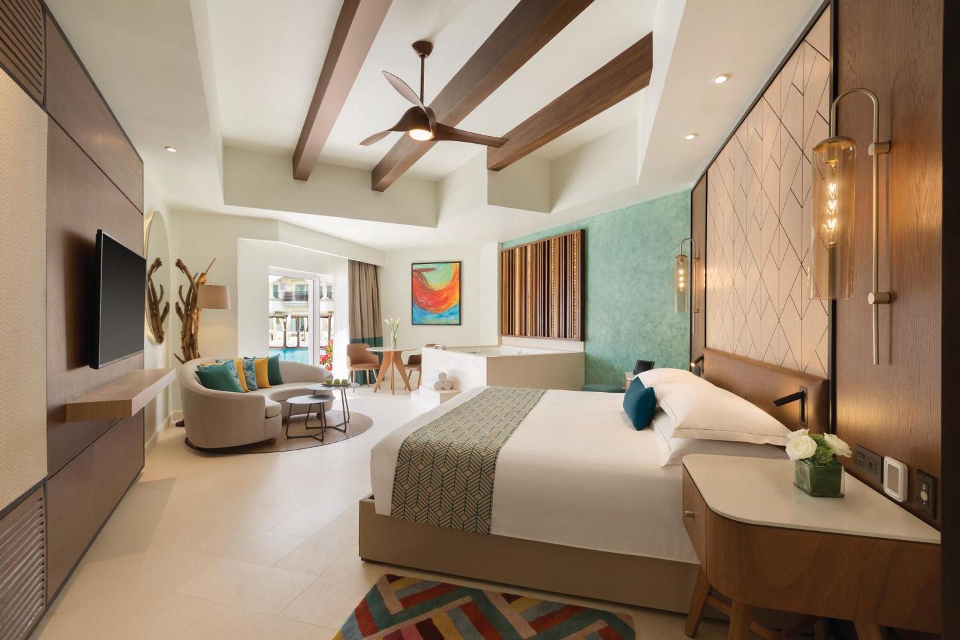 King Suite With Balcony And Pool View