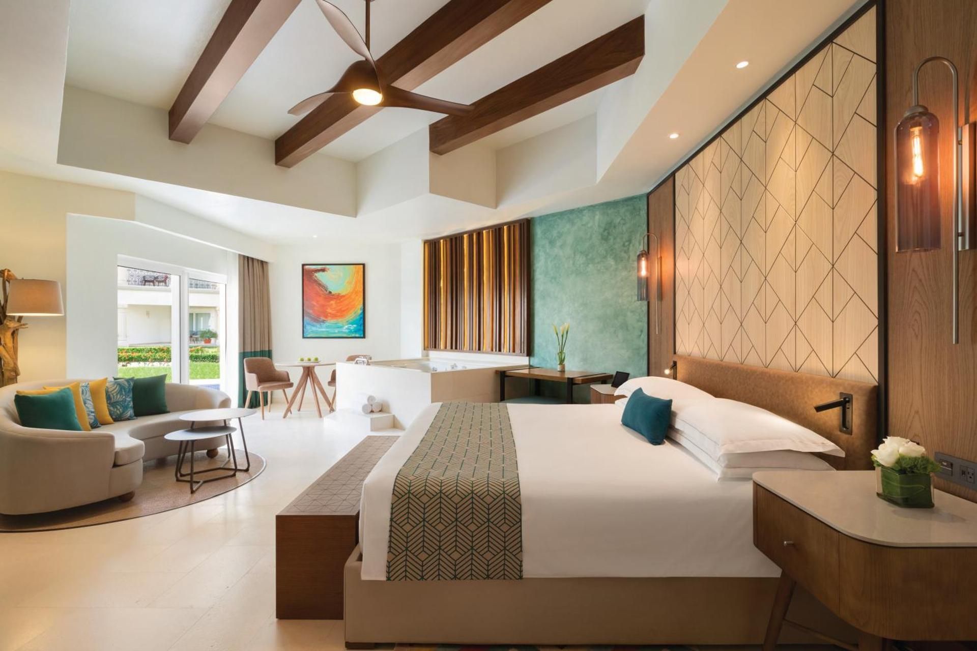 King Suite With Balcony And Pool View