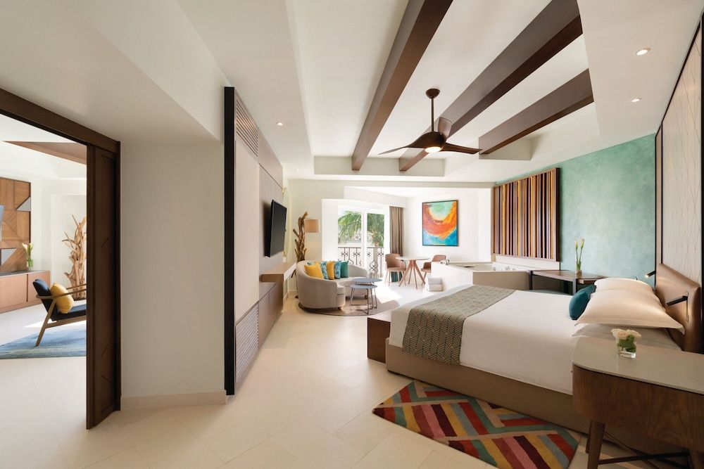 One-Bedroom Suite - 1 King Bed