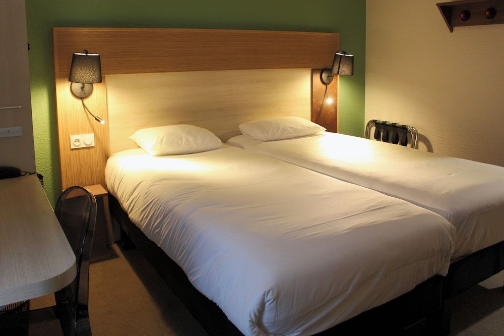 greet Hotel Dijon Sud Longvic POP Standard Room, 2 Single Beds 3