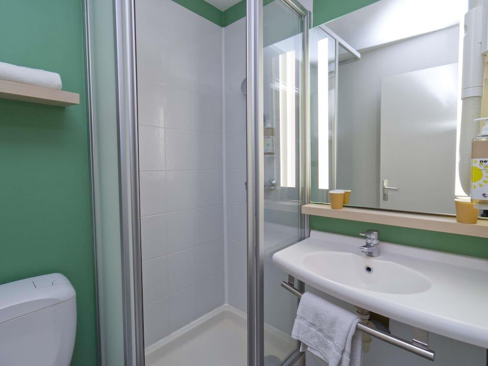 greet Hotel Dijon Sud Longvic POP Standard Room, 2 Single Beds 7