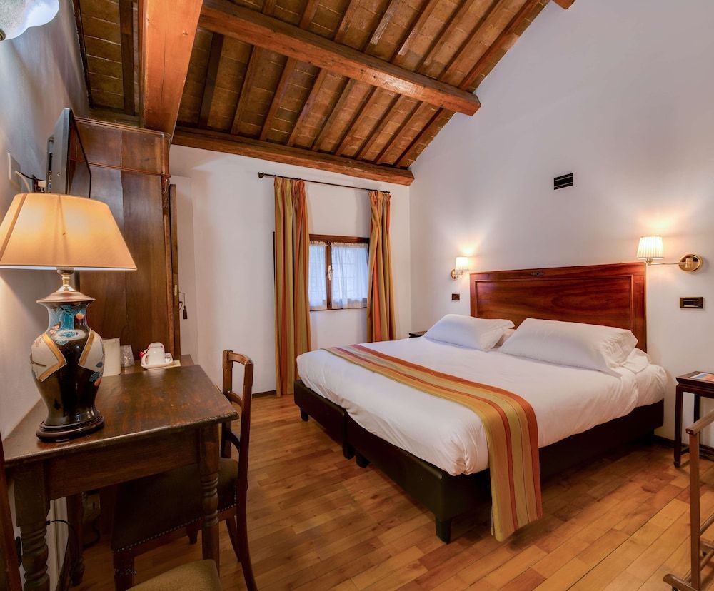 Classic Room, 1 Queen Bed, Non Smoking