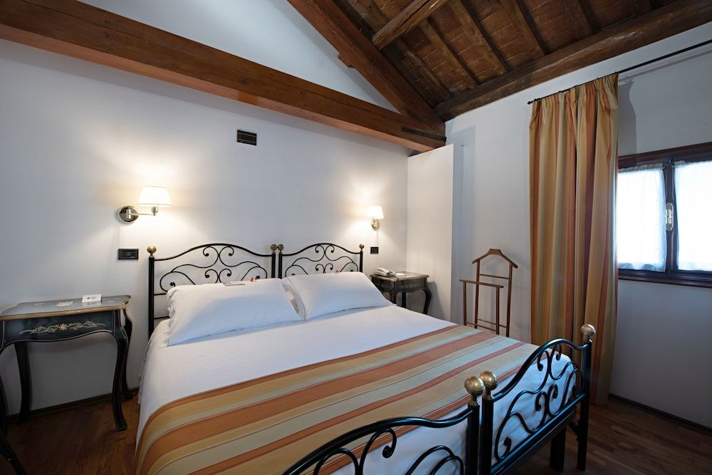 Economy Room, 1 Queen Bed, Non Smoking (Twin bed on request)