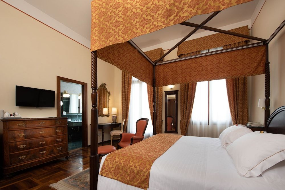 Superior Room, 1 Queen Bed, Non Smoking