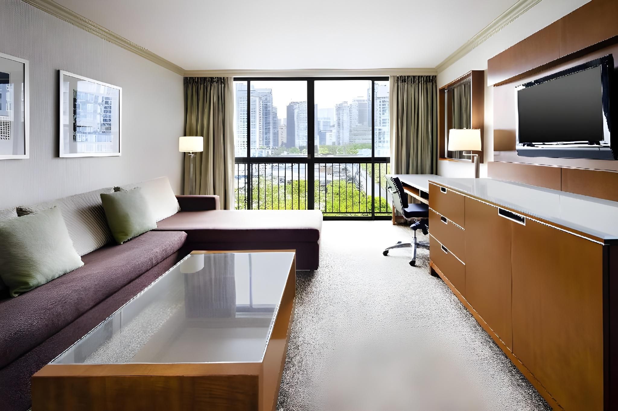 Junior, 1 Bedroom Suite, 1 King, Sofa bed