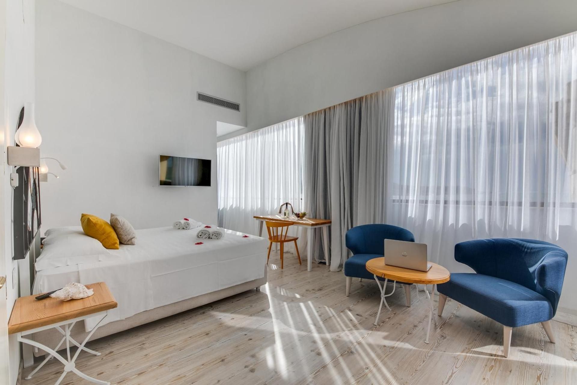 Suite with Sea View