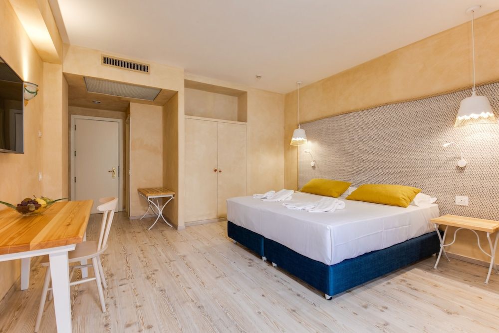 Suite (3 Adults)