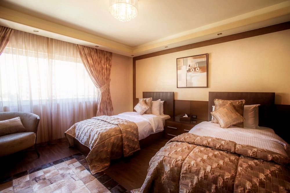 Lahoya Suites