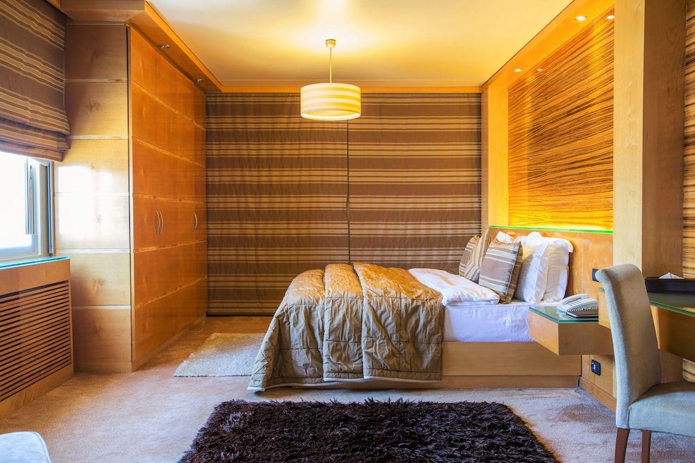Lahoya Suites