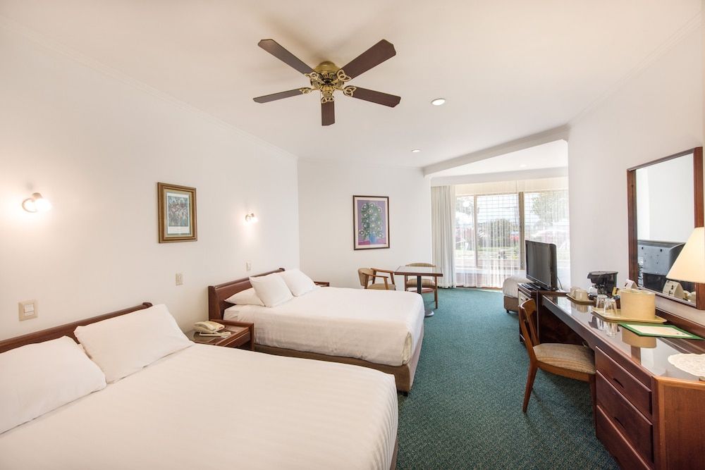 Hotel Bougainvillea San José Standard Room, 2 Double Beds, Mountain View 5