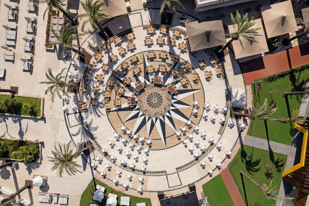 undefined Titanic Deluxe Lara 7