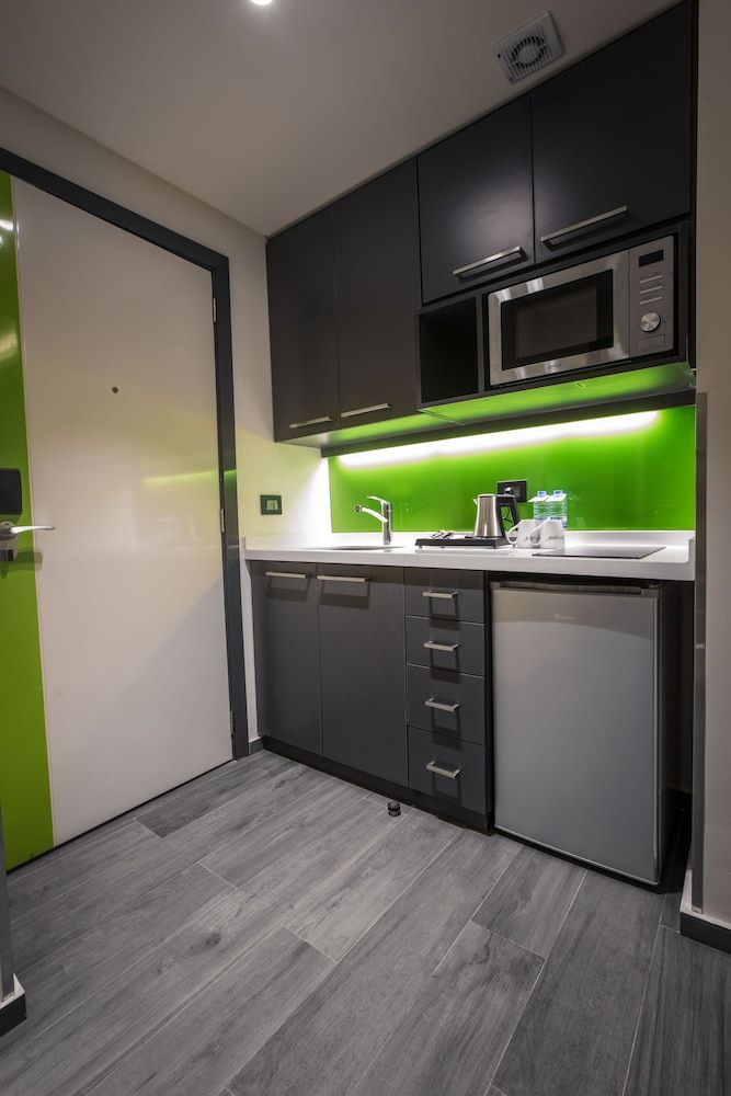 Studio 44 Deluxe Room 4