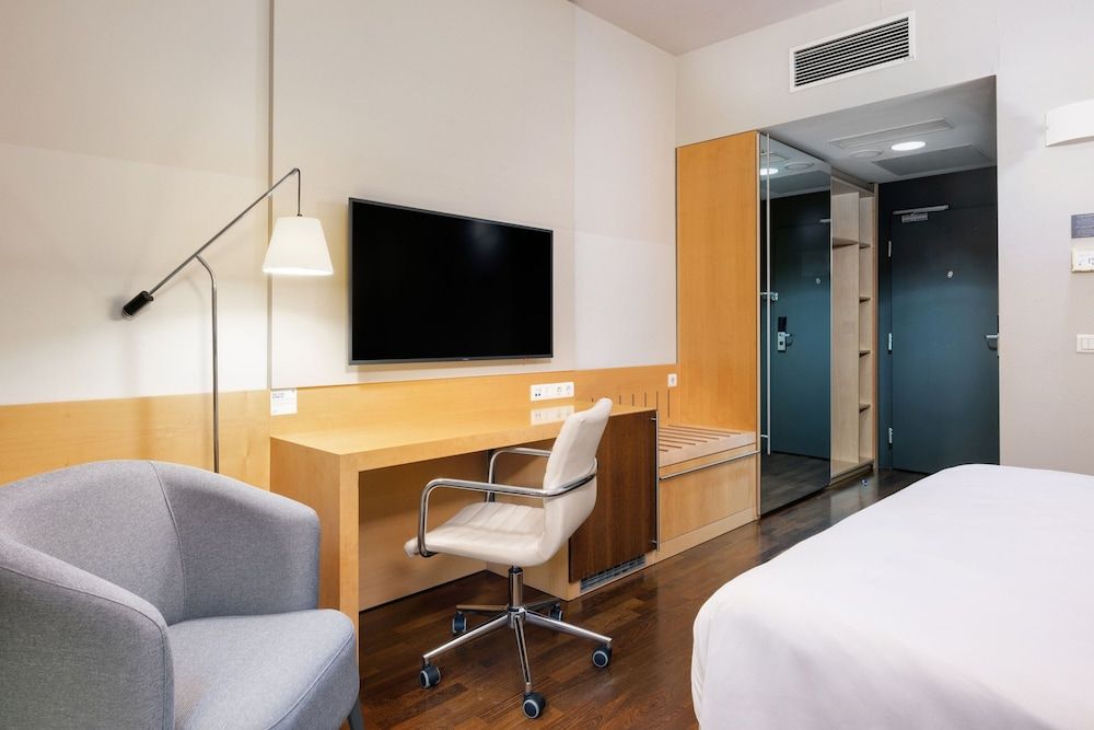 Four Points by Sheraton Ljubljana Mons Classic Room, 1 Queen Bed 5