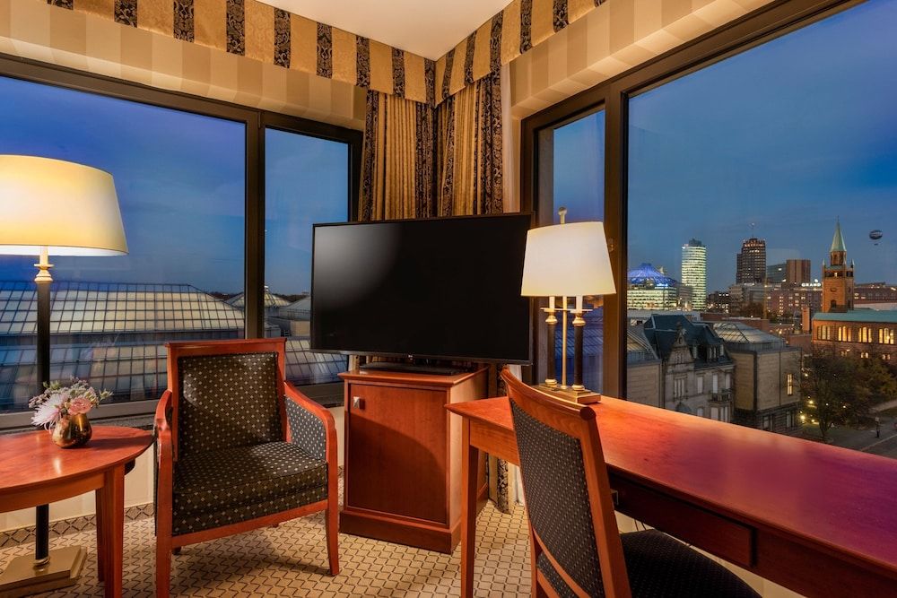 JW Marriott Hotel Berlin Classic Room, 1 Queen Bed 7