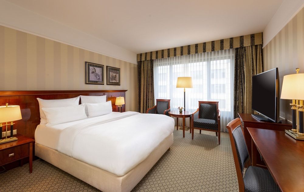 JW Marriott Hotel Berlin Classic Room, 1 Queen Bed 5