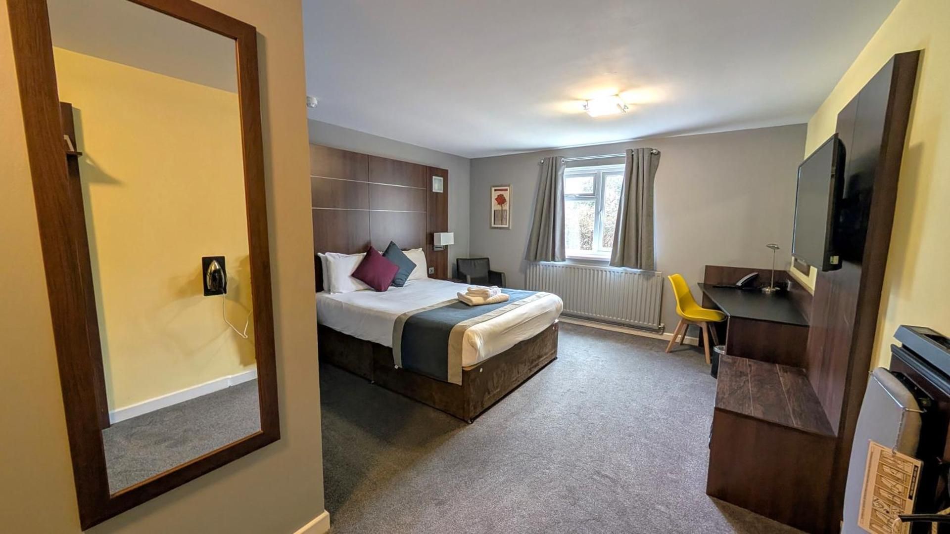 1 King Bed, Nonsmoking, Upgrade