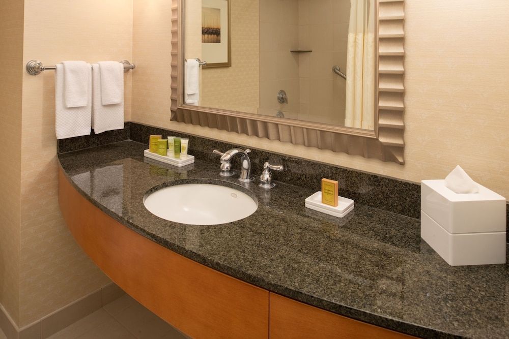 Junior Suite, 1 King Bed, Corner