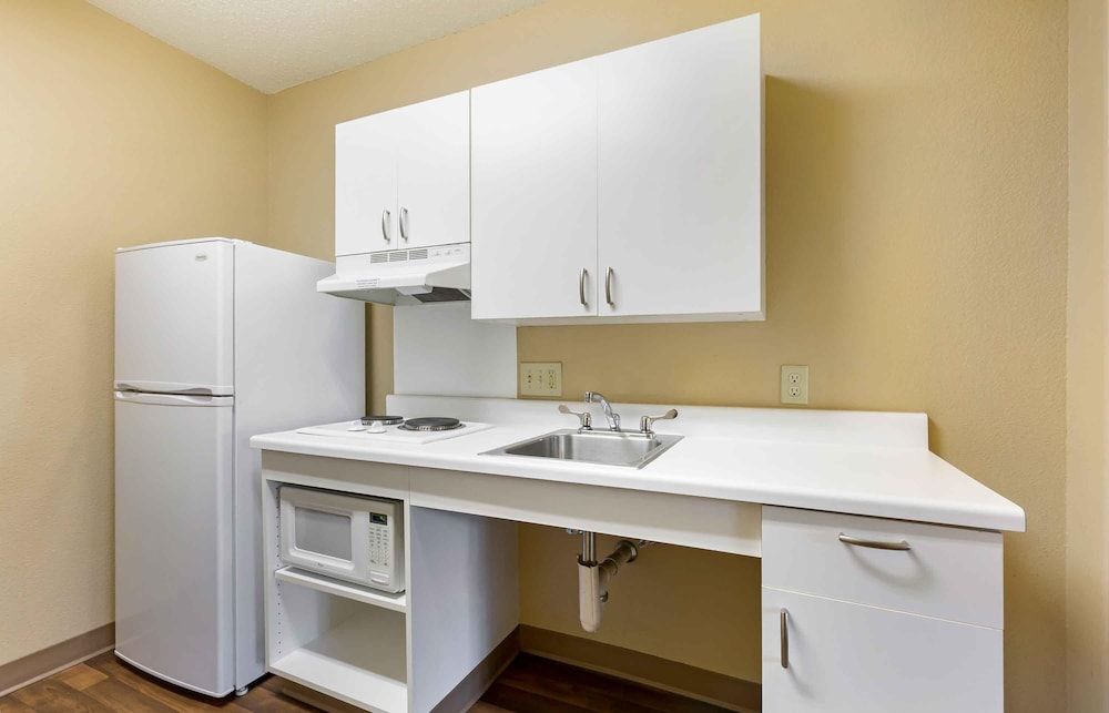 Extended Stay America Suites Baltimore Glen Burnie Studio, 1 Queen Bed, Accessible, Non Smoking 3