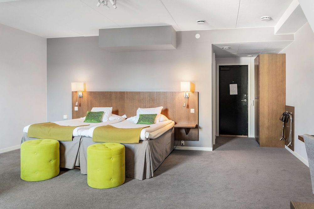 Best Western Plus Hotel Plaza Family Room, 2 Twin Beds, Non Smoking 2