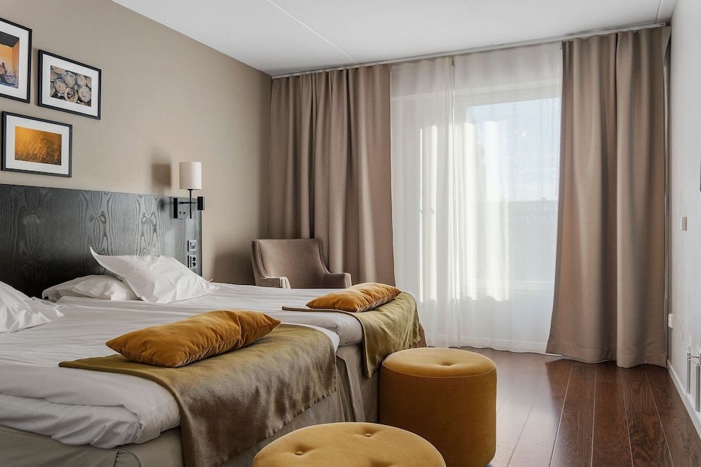 Junior Suite, 2 Twin Beds, Non Smoking (with Sofabed)
