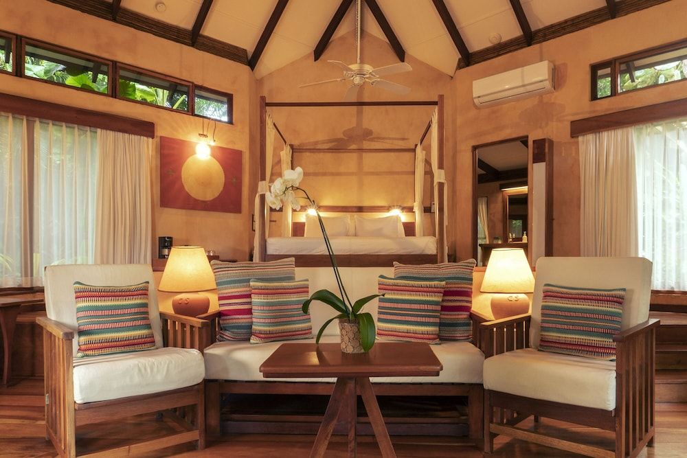 Capitán Suizo Beachfront Boutique Hotel Bungalow, with AC 6