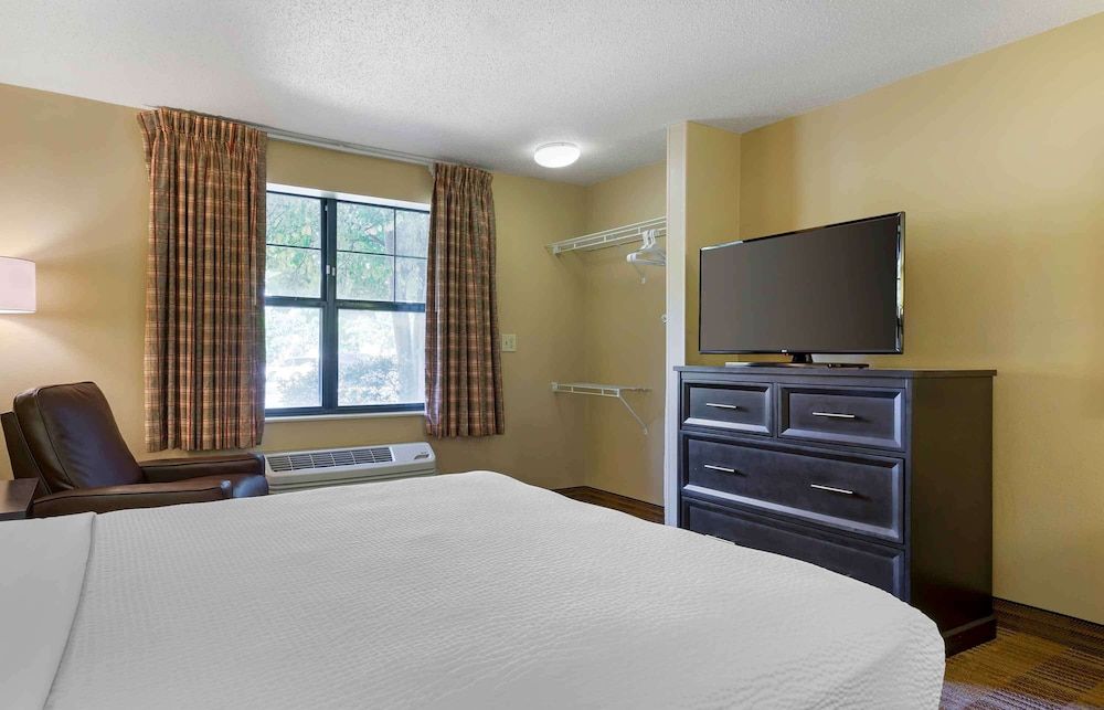 Extended Stay America Suites Washington DC Herndon Dulles Studio, 1 Queen Bed, Non Smoking 2