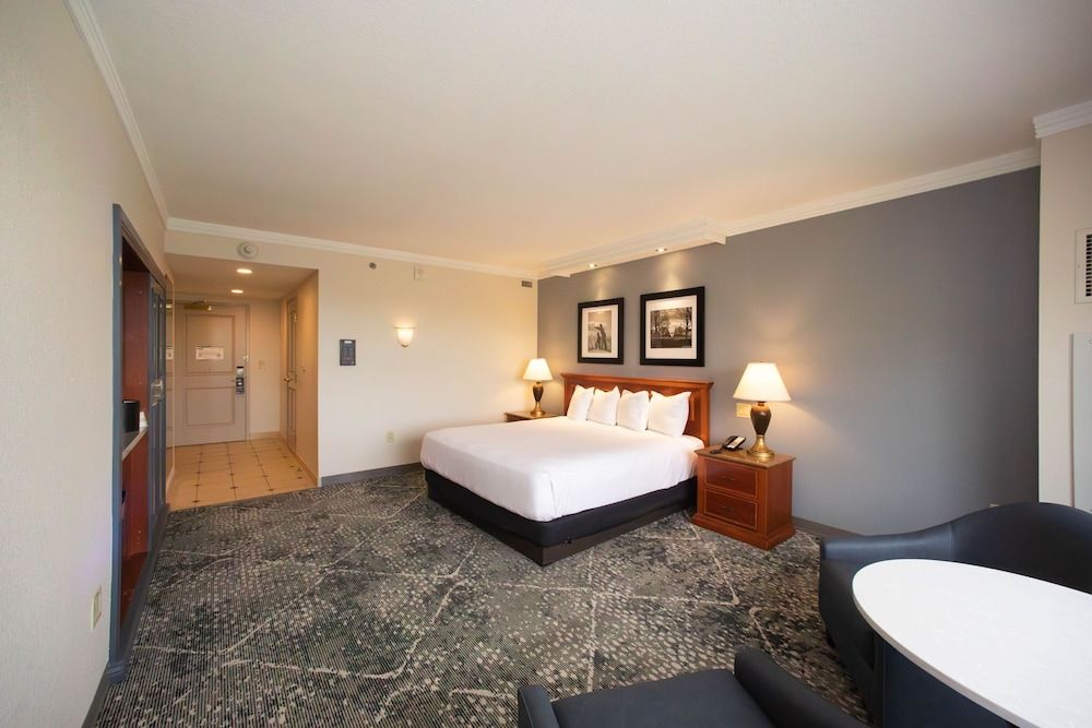 Harrah's Kansas City Hotel and Casino Las Vegas Premium Room King 2