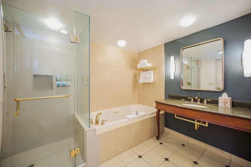 Harrah's Kansas City Hotel and Casino Las Vegas Premium Room King 4