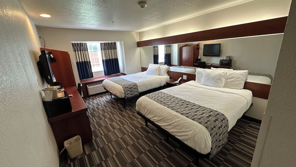 Room, 2 Queen Beds, Non Smoking (Second Floor)