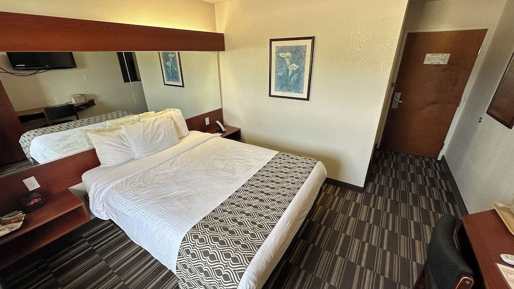 Room, 1 Queen Bed, Non Smoking (Second Floor)