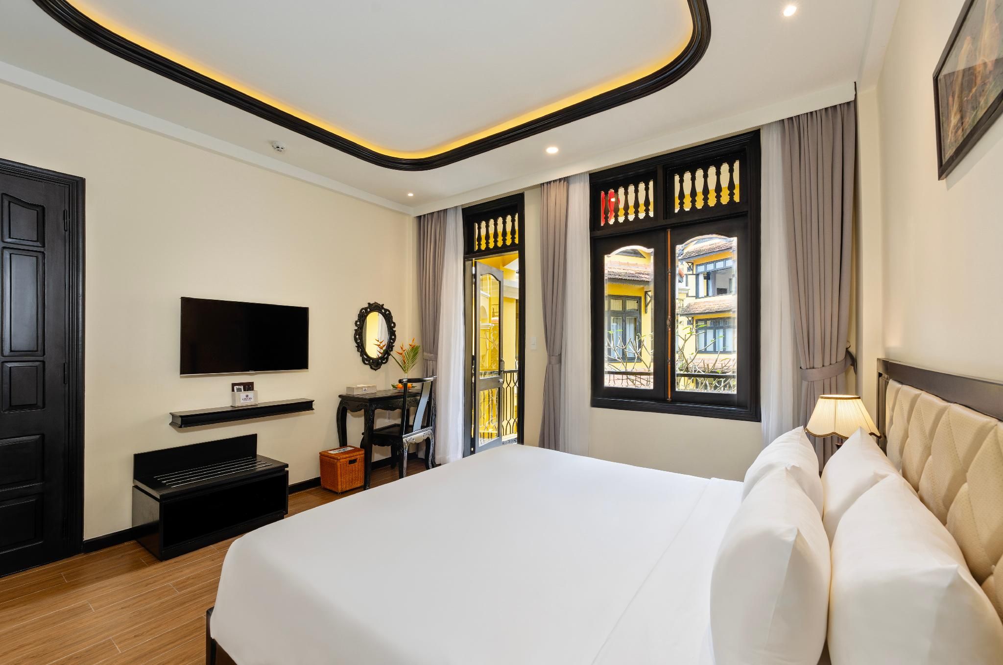 undefined Lantern Boutique Hoi An 8