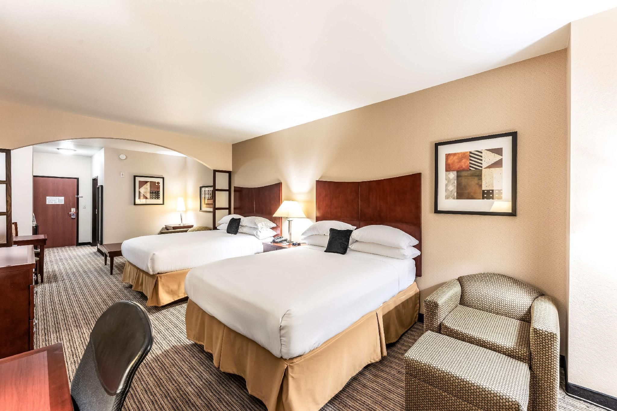 Red Lion Inn and Suites Mineral Wells 2 Queen Beds Handicap Suite 2