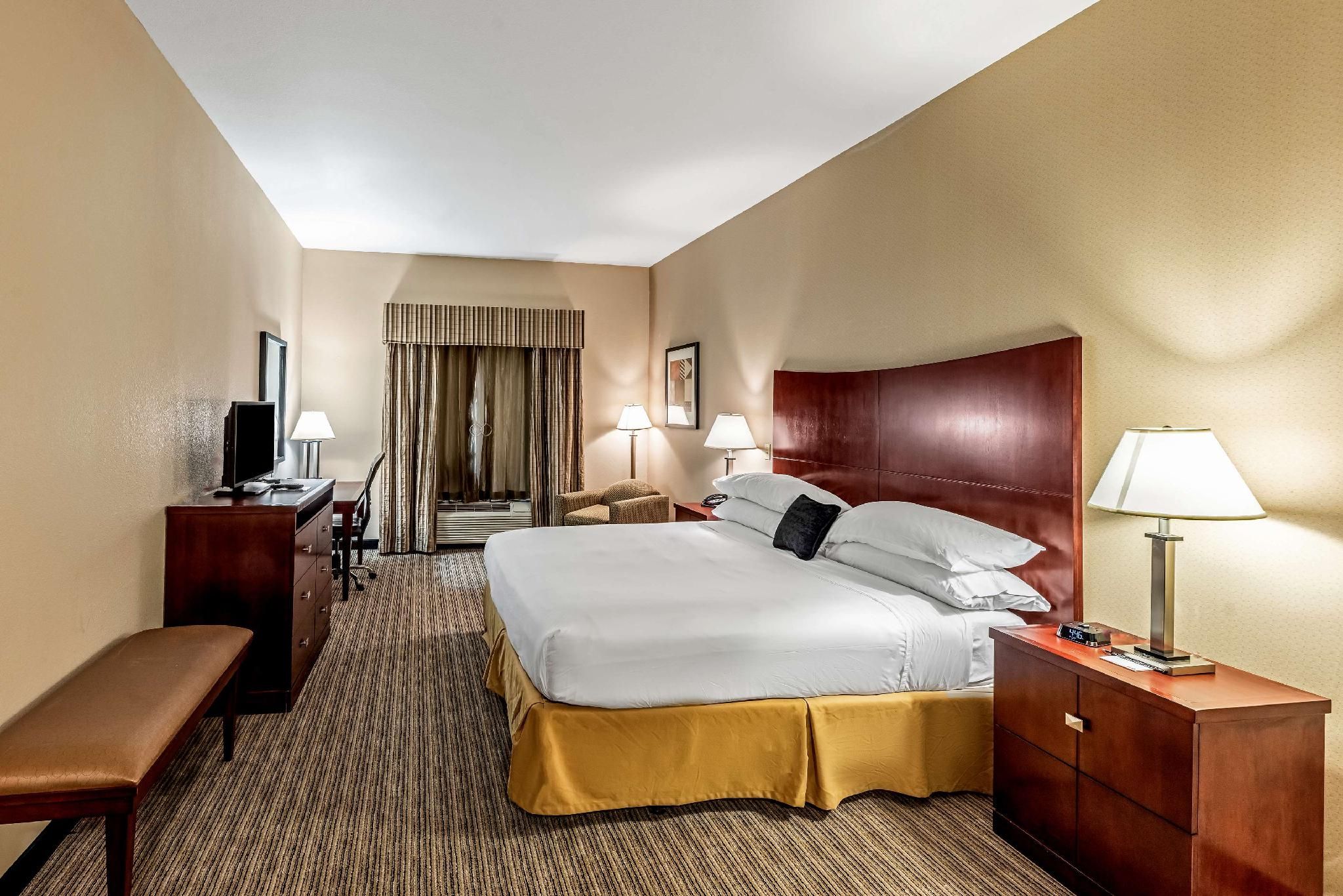 King Bed Suite Handicap Accessible