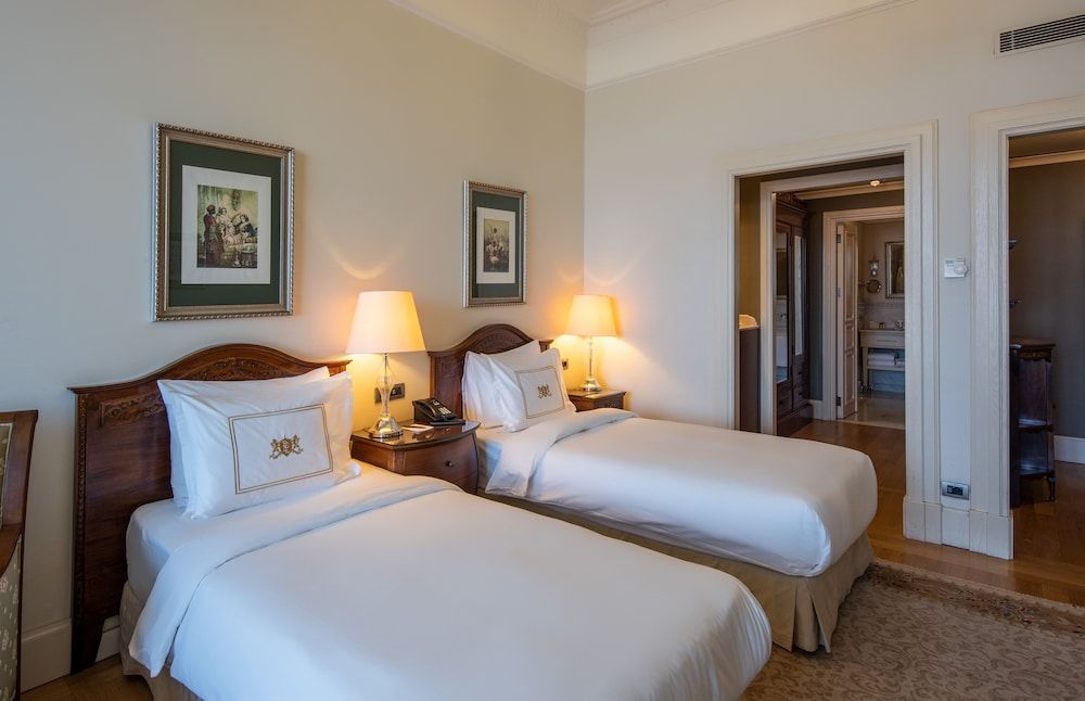 Pera Palace Hotel Deluxe Pera Side Room with Twin Bed 4
