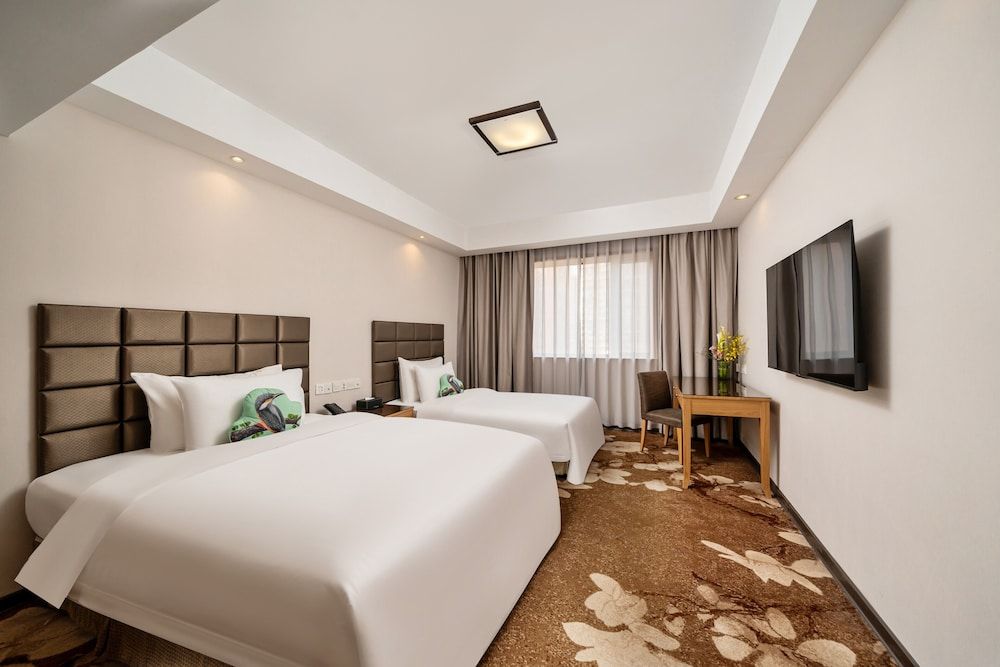 Guangdong Hotel Shanghai Superior Twin Room 2