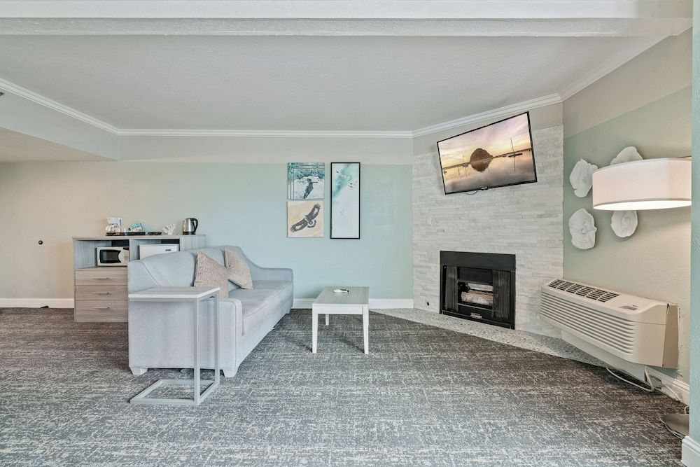 La Serena Inn Standard Room, 1 King Bed, Balcony 14