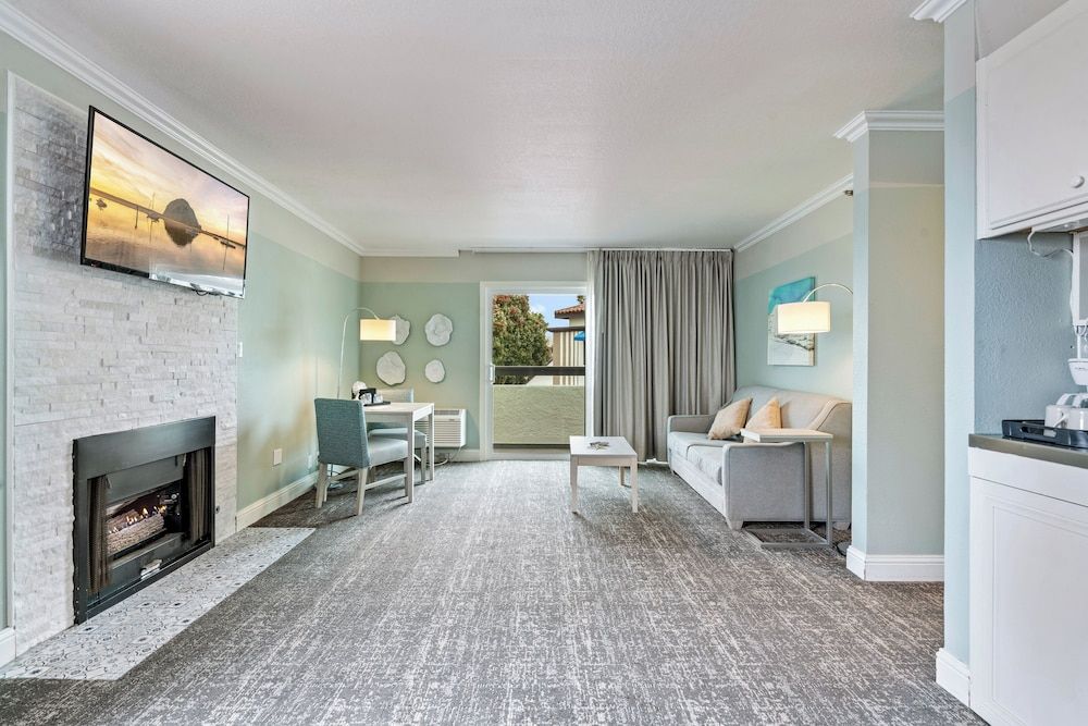 La Serena Inn Standard Room, 1 King Bed, Balcony 15