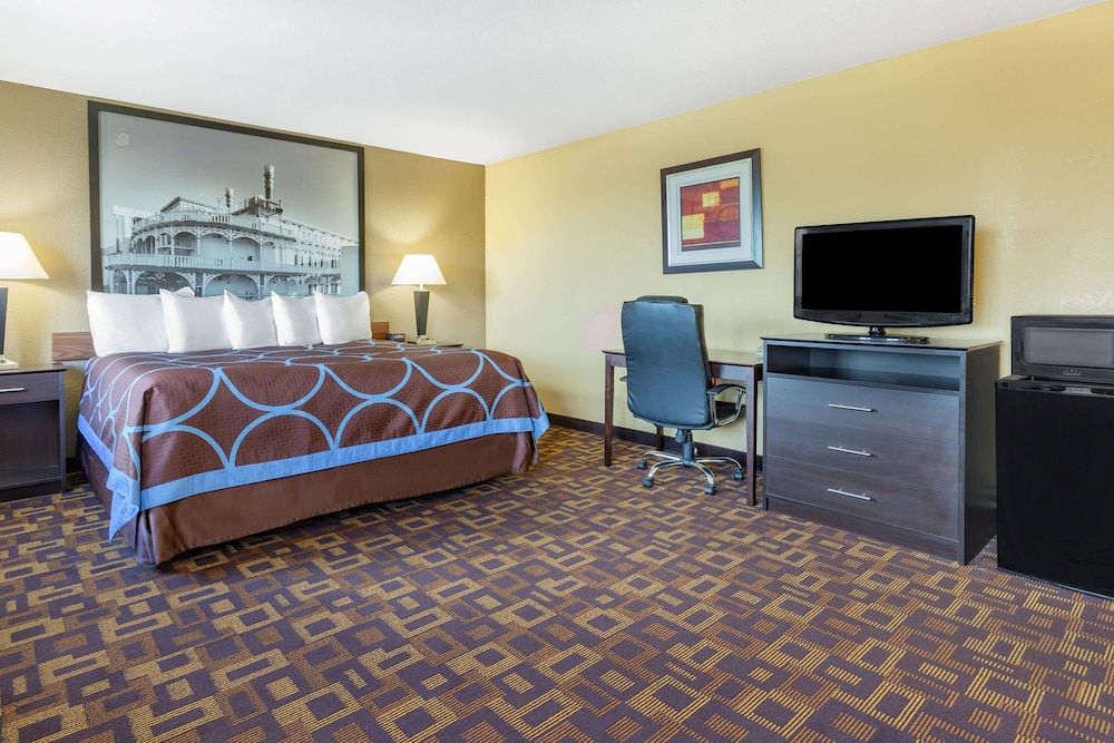 Studio Suite, 1 King Bed, Non Smoking